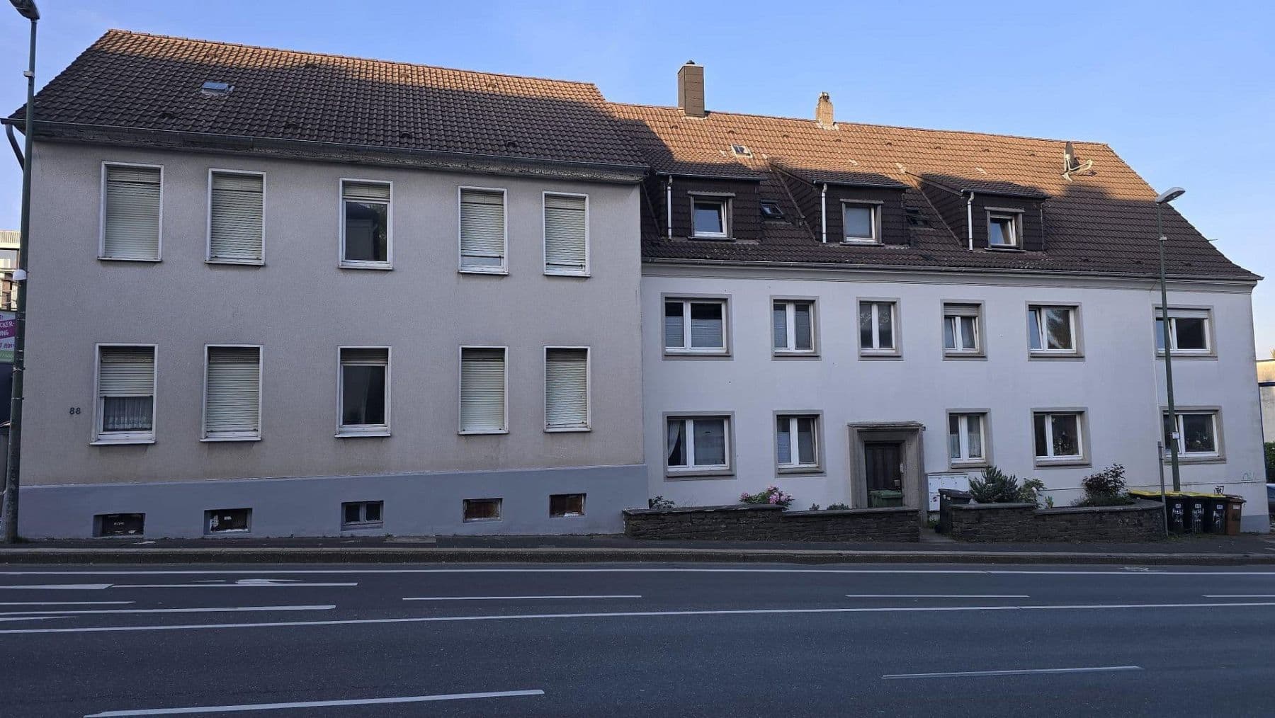 Prodej domu 594 m², pozemek 750 m², Heedfelder Straße 86a-88, Lüdenscheid, Severní Porýní-Vestfálsko Prodej domu 594 m², pozemek 750 m², Heedfelder Straße 86a-88, Lüdenscheid, Severní Porýní-Vestfálsko