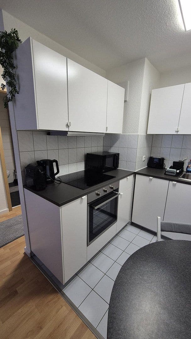 Pronájem bytu 1+1 31 m², Nürtingen, Bádensko-Württembersko Pronájem bytu 1+1 31 m², Nürtingen, Bádensko-Württembersko