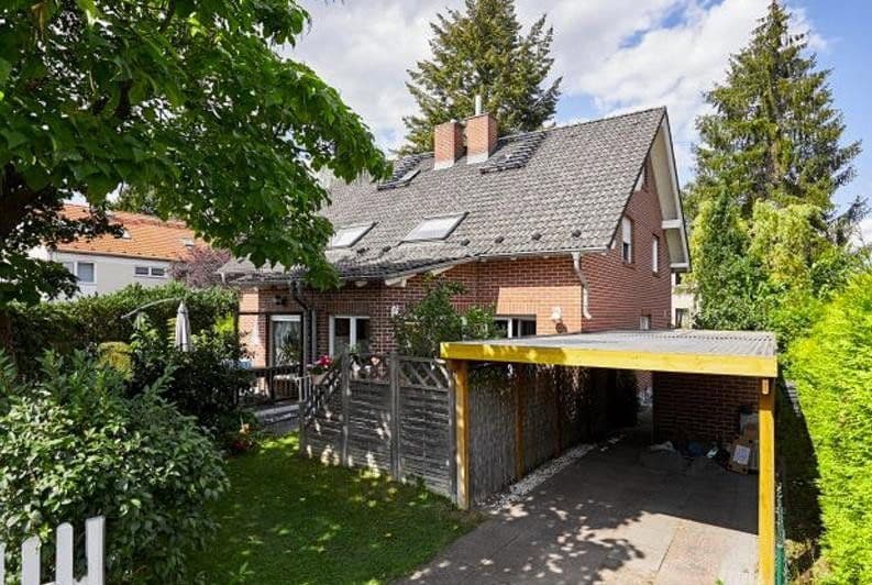 Prodej domu 127 m², pozemek 250 m², H, Berlin-Spandau, Berlín Prodej domu 127 m², pozemek 250 m², H, Berlin-Spandau, Berlín