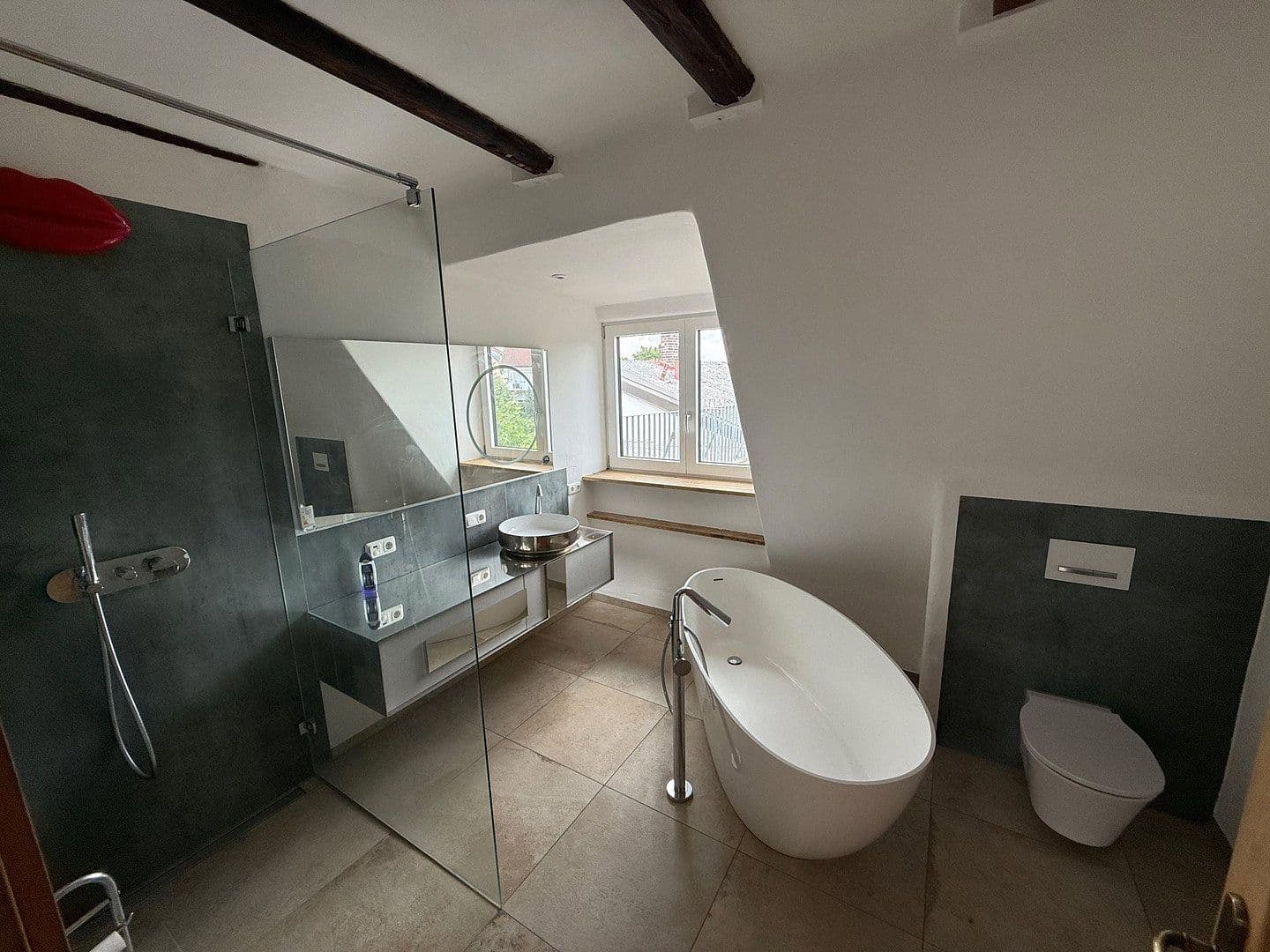 Pronájem bytu 3+1 125 m², Mittlerer Kaulberg 37, Bamberg, Bavorsko Pronájem bytu 3+1 125 m², Mittlerer Kaulberg 37, Bamberg, Bavorsko