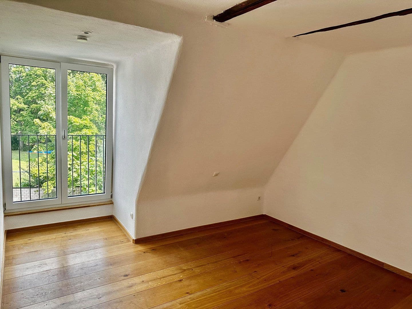 Pronájem bytu 3+1 125 m², Mittlerer Kaulberg 37, Bamberg, Bavorsko Pronájem bytu 3+1 125 m², Mittlerer Kaulberg 37, Bamberg, Bavorsko
