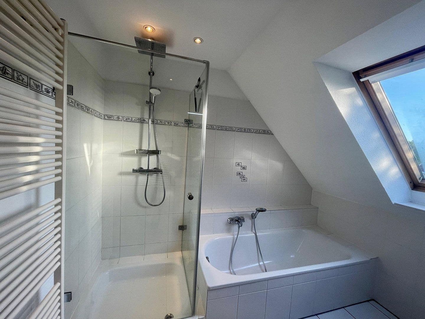 Prodej domu 125 m², pozemek 365 m², Hamburger Str. 22a, Seth, Šlesvicko-Holštýnsko Prodej domu 125 m², pozemek 365 m², Hamburger Str. 22a, Seth, Šlesvicko-Holštýnsko