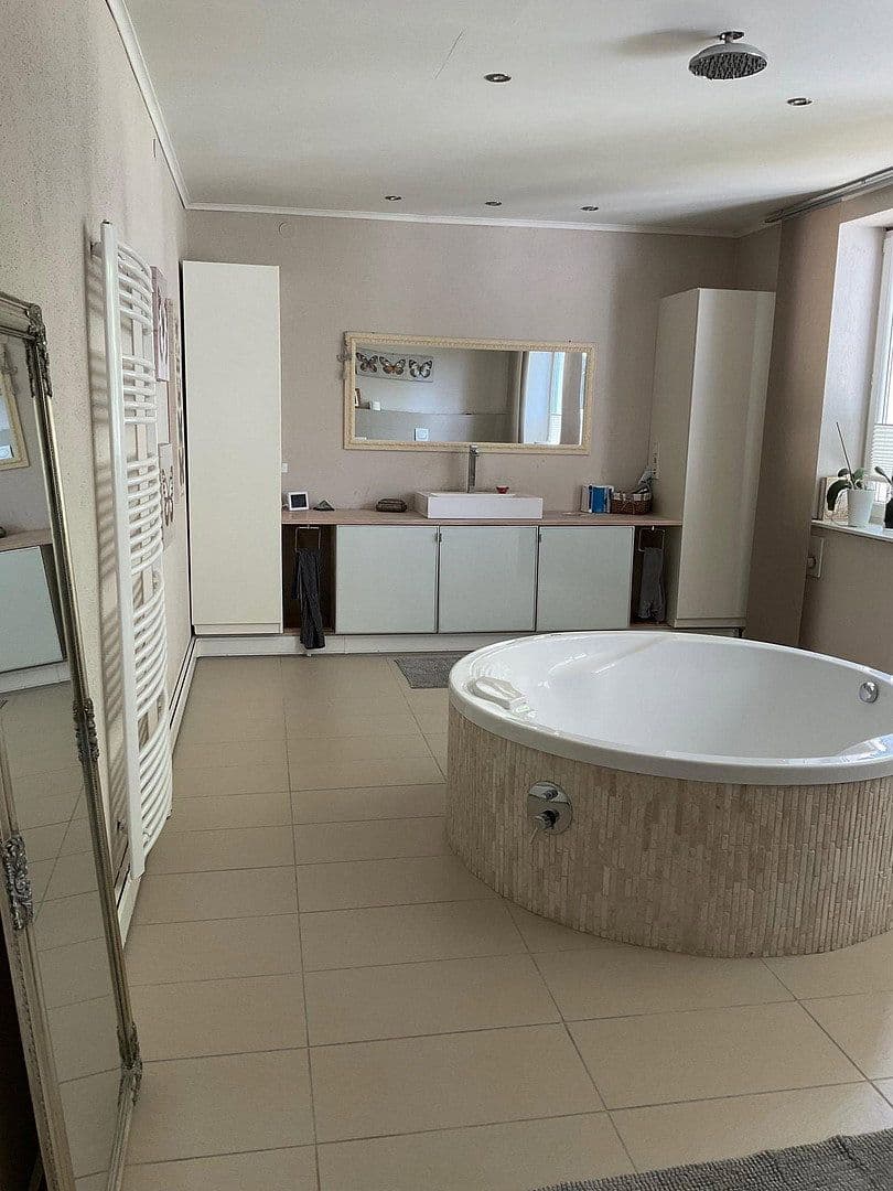 Prodej domu 800 m², pozemek 3.821 m², Bad Karlshafen, Hessen Prodej domu 800 m², pozemek 3.821 m², Bad Karlshafen, Hessen