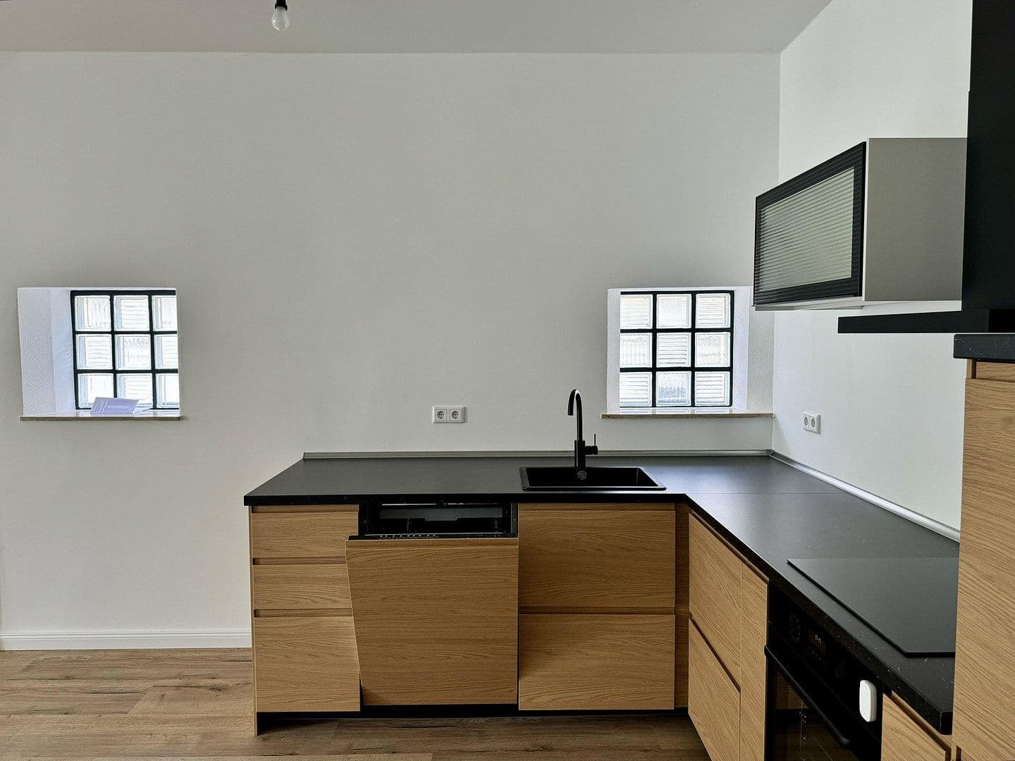 Pronájem bytu 2+1 77 m², Lübeck, Šlesvicko-Holštýnsko Pronájem bytu 2+1 77 m², Lübeck, Šlesvicko-Holštýnsko