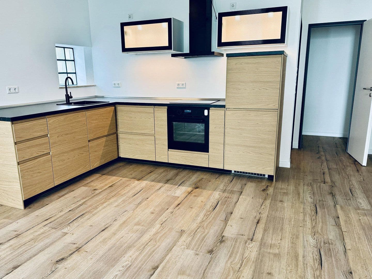 Pronájem bytu 2+1 77 m², Lübeck, Šlesvicko-Holštýnsko Pronájem bytu 2+1 77 m², Lübeck, Šlesvicko-Holštýnsko