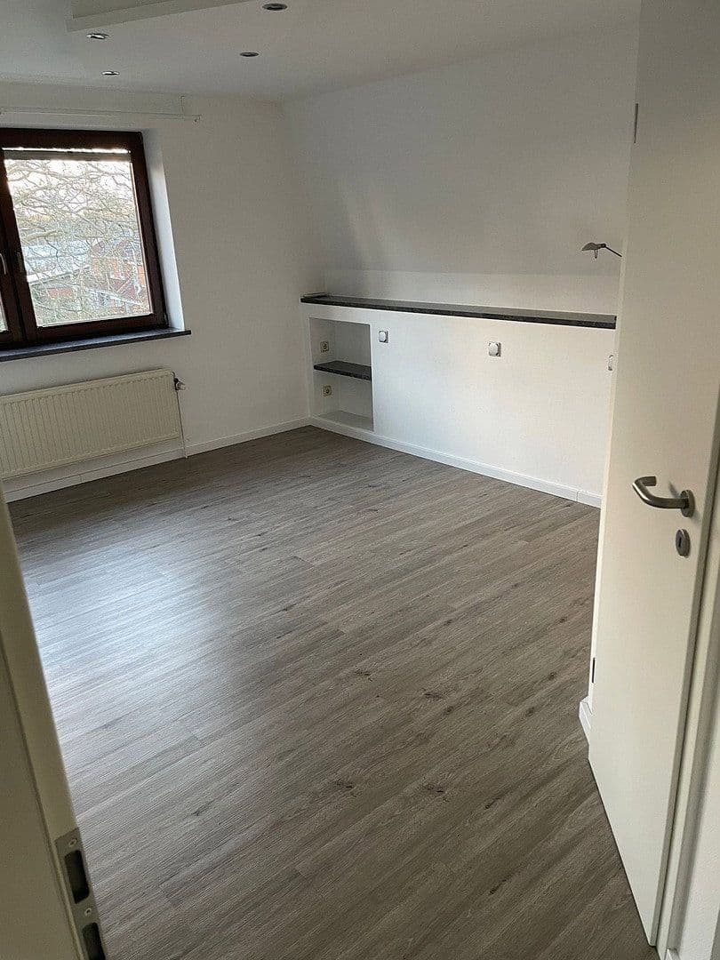 Prodej domu 273 m², pozemek 829 m², Flensburg, Šlesvicko-Holštýnsko Prodej domu 273 m², pozemek 829 m², Flensburg, Šlesvicko-Holštýnsko