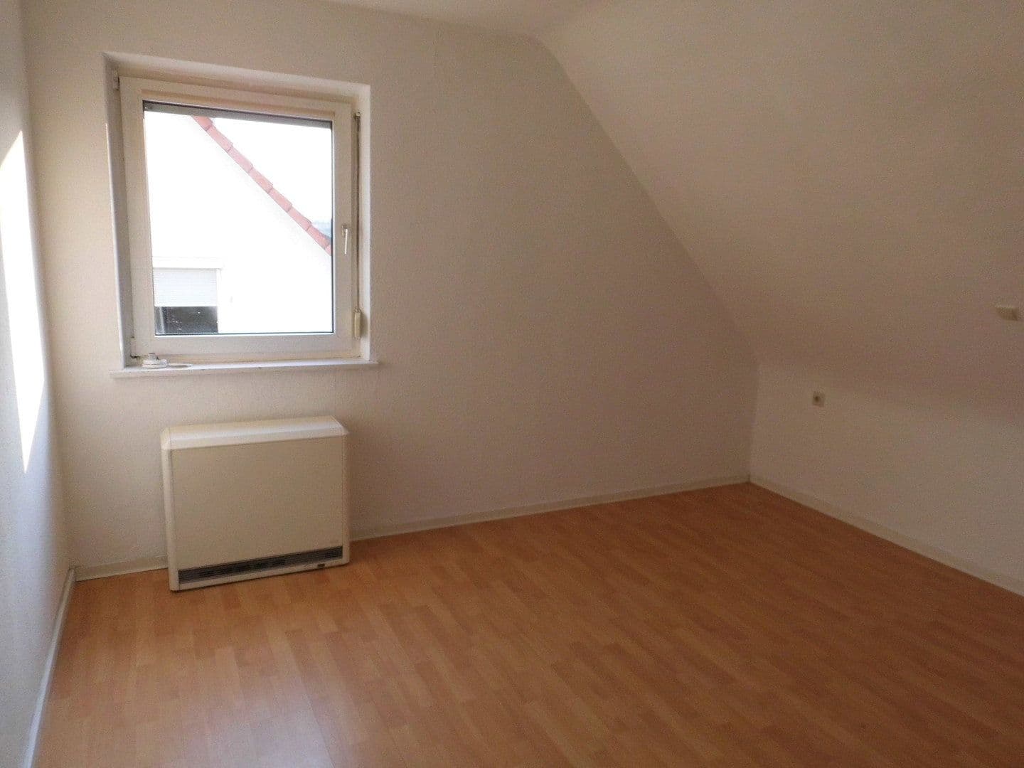 Pronájem bytu 2+1 45 m², Stuttgart, Bádensko-Württembersko Pronájem bytu 2+1 45 m², Stuttgart, Bádensko-Württembersko