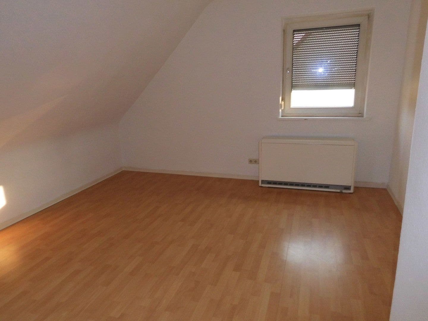 Pronájem bytu 2+1 45 m², Stuttgart, Bádensko-Württembersko Pronájem bytu 2+1 45 m², Stuttgart, Bádensko-Württembersko