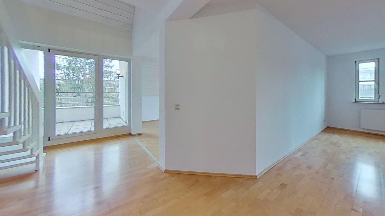 Pronájem bytu 6+1 220 m², Lehenstr. 25, Donaueschingen, Bádensko-Württembersko Pronájem bytu 6+1 220 m², Lehenstr. 25, Donaueschingen, Bádensko-Württembersko