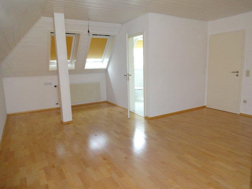 Pronájem bytu 6+1 220 m², Lehenstr. 25, Donaueschingen, Bádensko-Württembersko Pronájem bytu 6+1 220 m², Lehenstr. 25, Donaueschingen, Bádensko-Württembersko