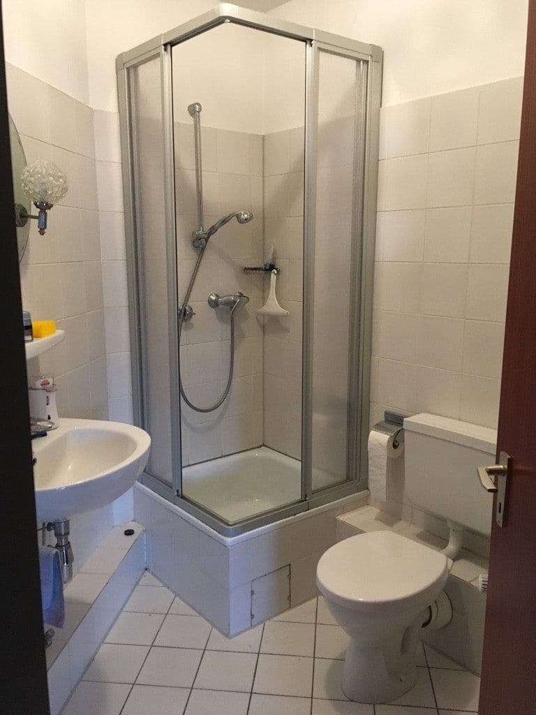 Pronájem bytu 1+1 28 m², Schlehenweg 2, Bonn, Severní Porýní-Vestfálsko Pronájem bytu 1+1 28 m², Schlehenweg 2, Bonn, Severní Porýní-Vestfálsko