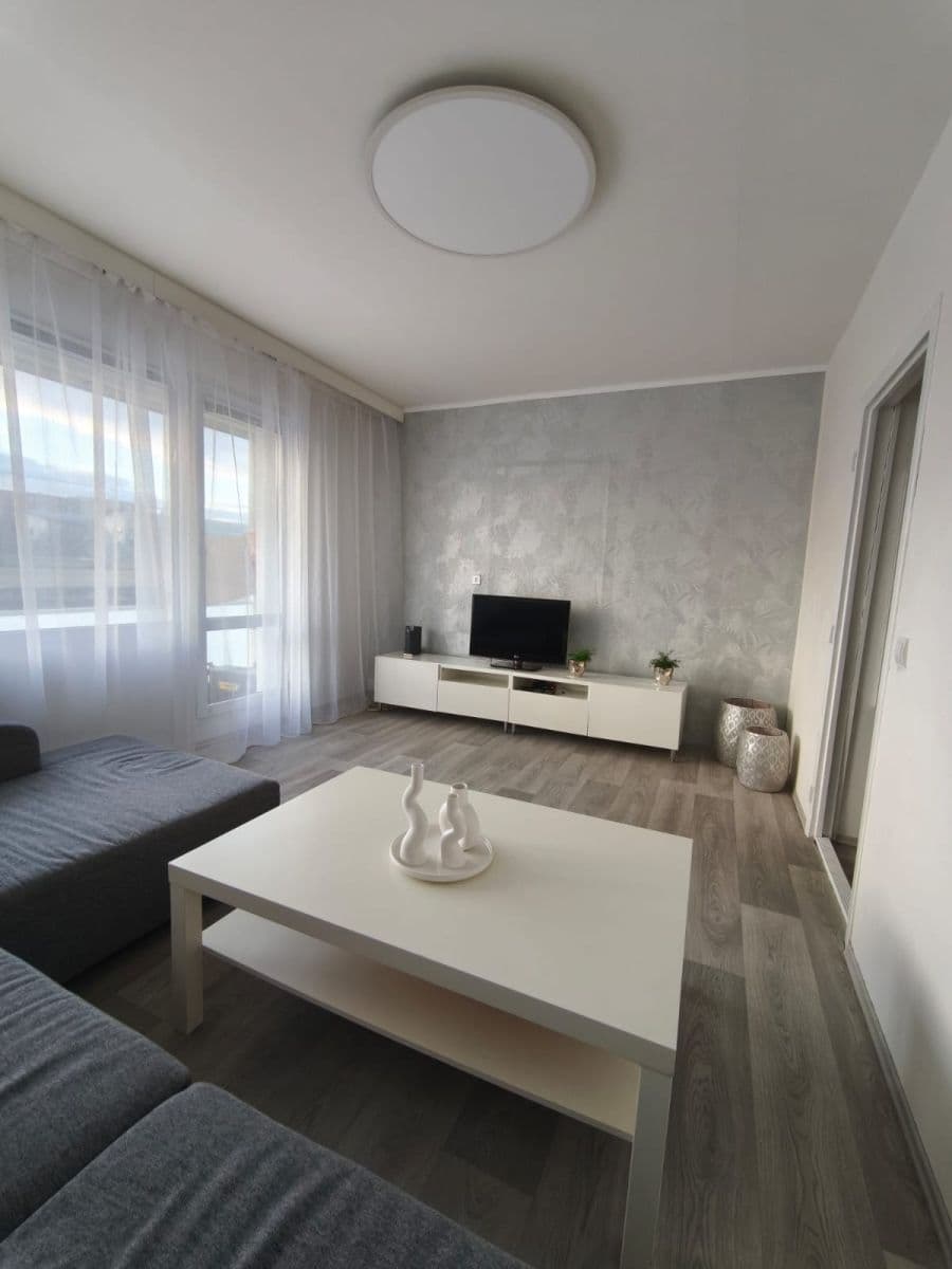 Pronájem bytu 3+1 68 m², Mikuláškovo náměstí, Brno, Jihomoravský kraj Pronájem bytu 3+1 68 m², Mikuláškovo náměstí, Brno, Jihomoravský kraj