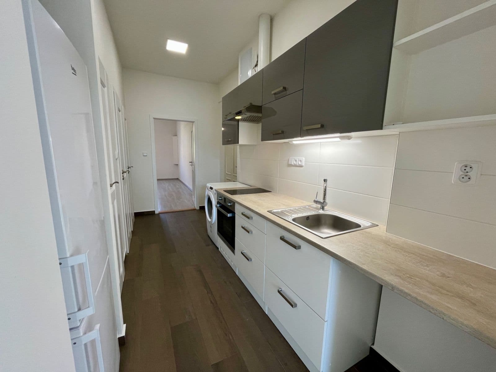 Pronájem bytu 2+kk 55 m², Kamenická, Praha, Praha Pronájem bytu 2+kk 55 m², Kamenická, Praha, Praha
