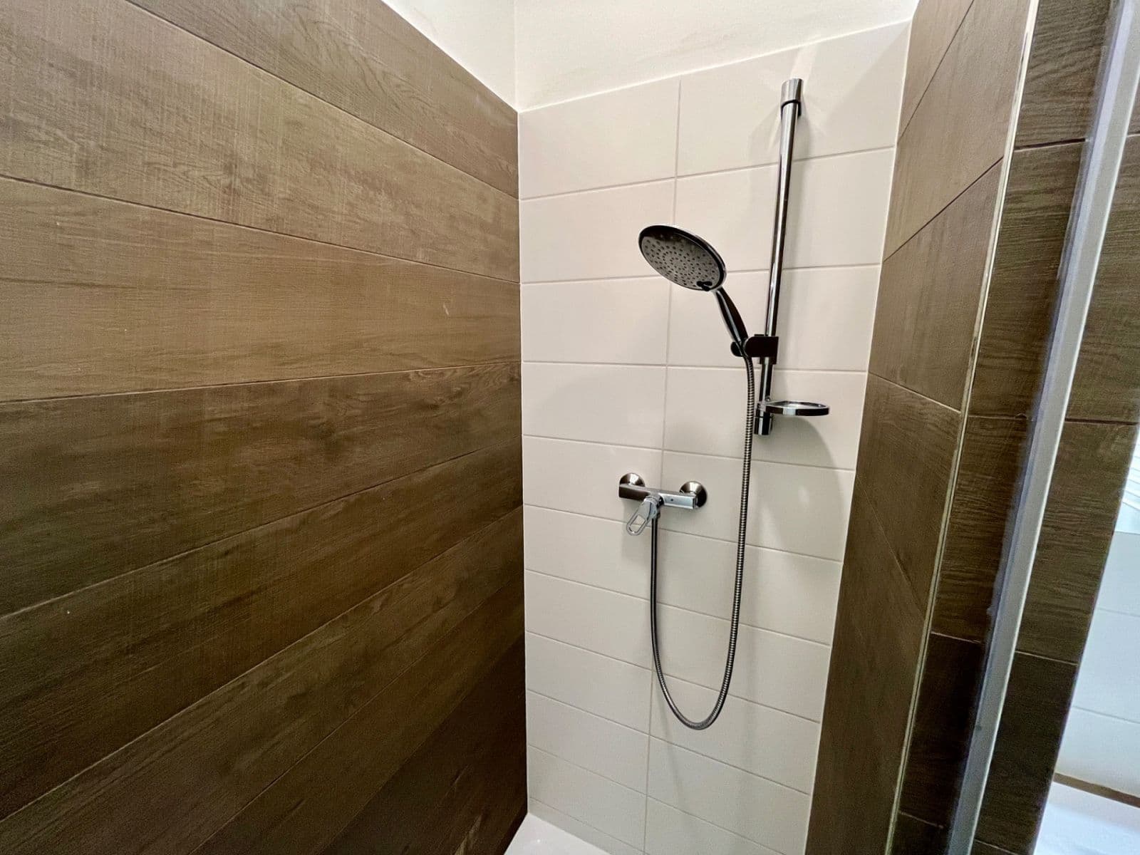 Pronájem bytu 2+kk 55 m², Kamenická, Praha, Praha Pronájem bytu 2+kk 55 m², Kamenická, Praha, Praha