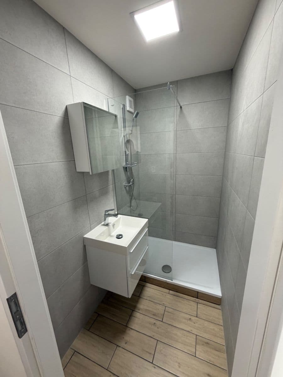 Pronájem bytu 2+kk 43 m², Váňova, Kladno, Středočeský kraj Pronájem bytu 2+kk 43 m², Váňova, Kladno, Středočeský kraj