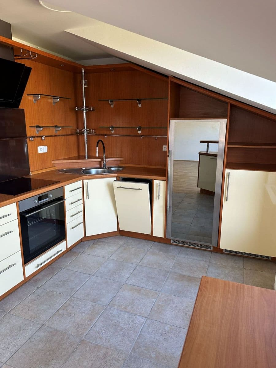 Pronájem bytu 2+kk 65 m², Podvinný mlýn, Praha, Praha Pronájem bytu 2+kk 65 m², Podvinný mlýn, Praha, Praha