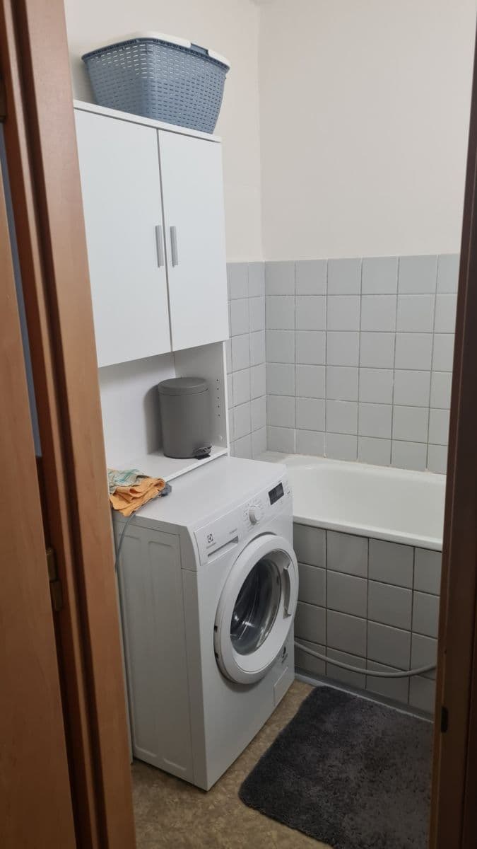 Pronájem bytu 3+1 70 m², Žiželická, Praha, Praha Pronájem bytu 3+1 70 m², Žiželická, Praha, Praha