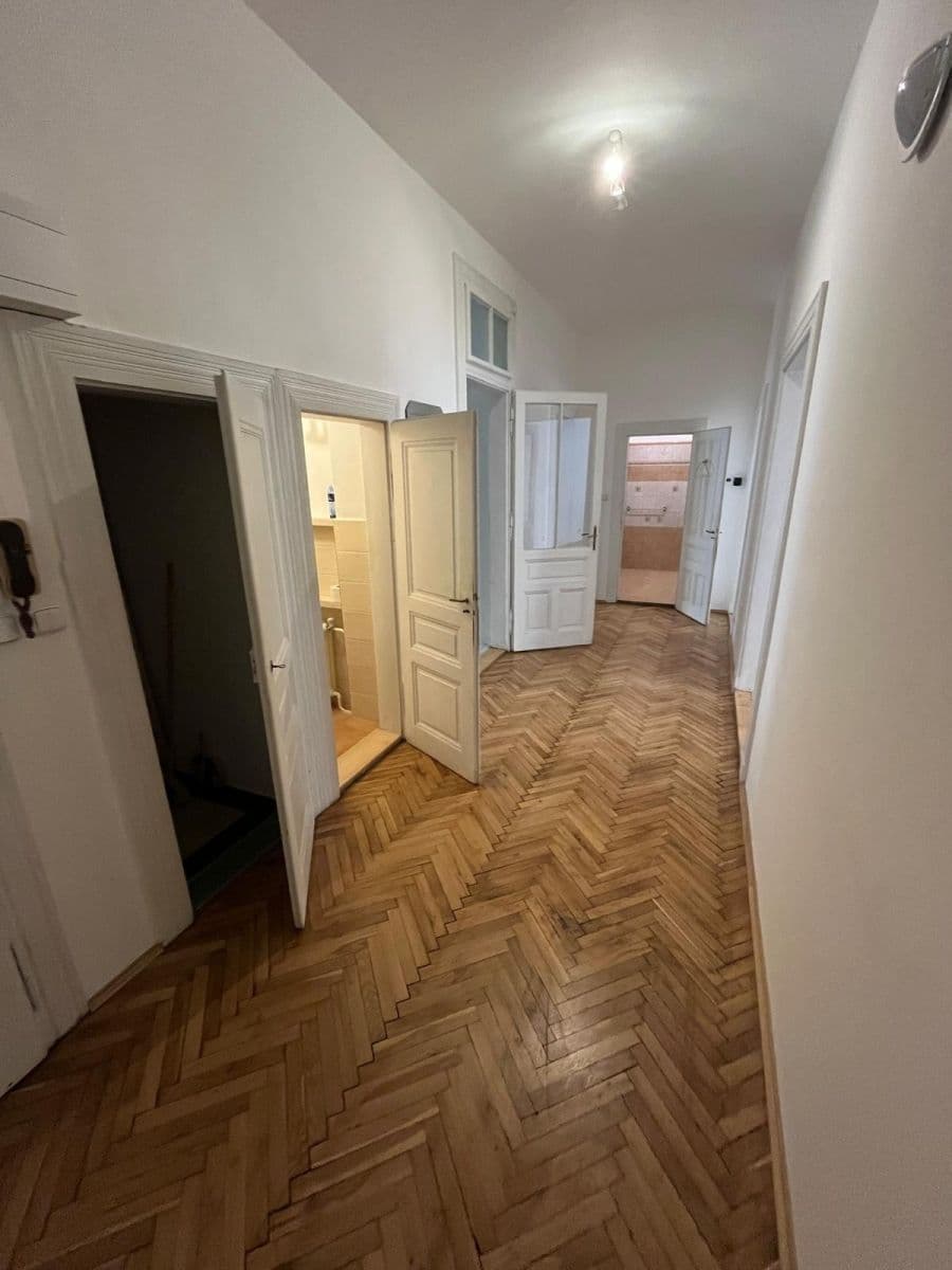 Pronájem bytu 4+1 120 m², Náplavní, Praha, Praha Pronájem bytu 4+1 120 m², Náplavní, Praha, Praha