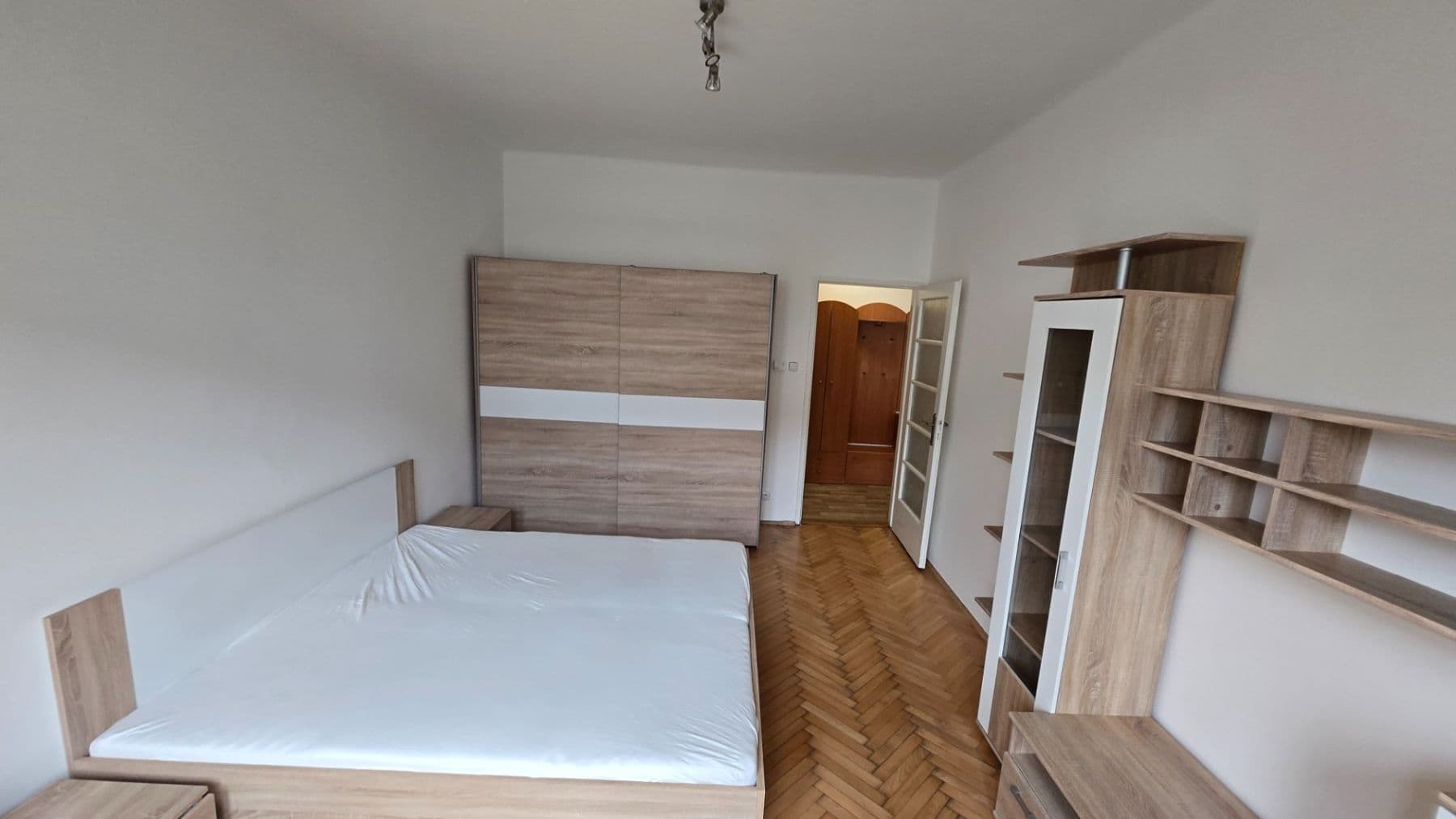 Pronájem bytu 1+1 41 m², Vrchlického, Praha, Praha Pronájem bytu 1+1 41 m², Vrchlického, Praha, Praha