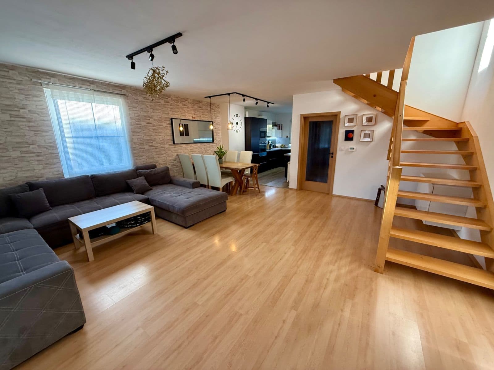 Pronájem domu 160 m², pozemek 463 m², Západní, Bradlec, Středočeský kraj Pronájem domu 160 m², pozemek 463 m², Západní, Bradlec, Středočeský kraj