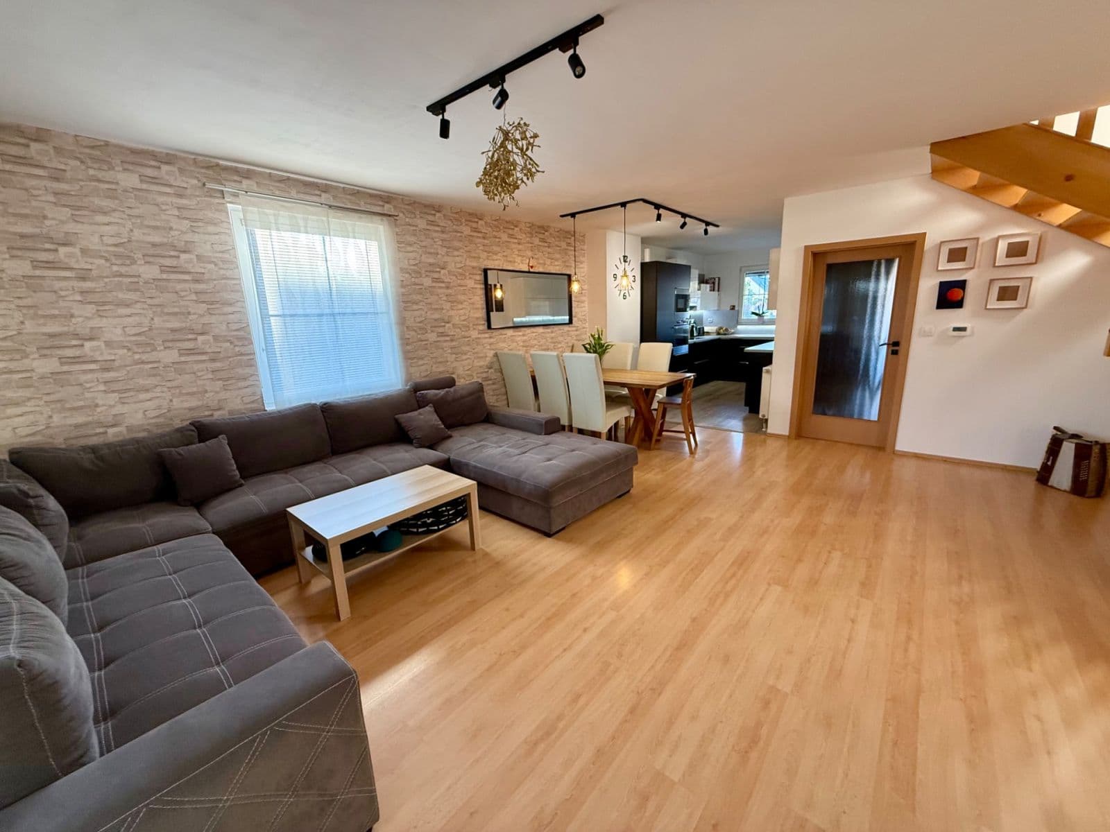 Pronájem domu 160 m², pozemek 463 m², Západní, Bradlec, Středočeský kraj Pronájem domu 160 m², pozemek 463 m², Západní, Bradlec, Středočeský kraj