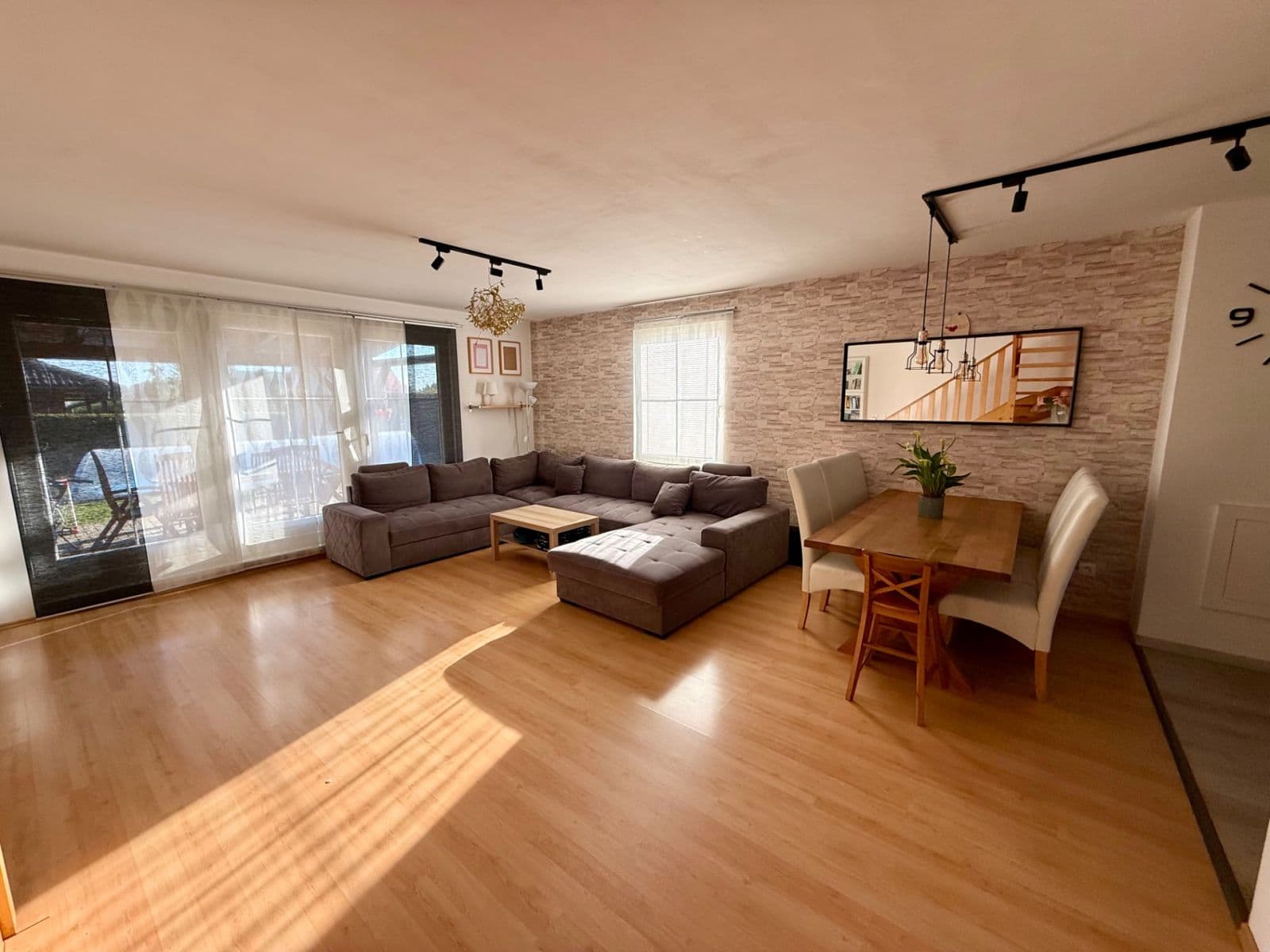 Pronájem domu 160 m², pozemek 463 m², Západní, Bradlec, Středočeský kraj Pronájem domu 160 m², pozemek 463 m², Západní, Bradlec, Středočeský kraj