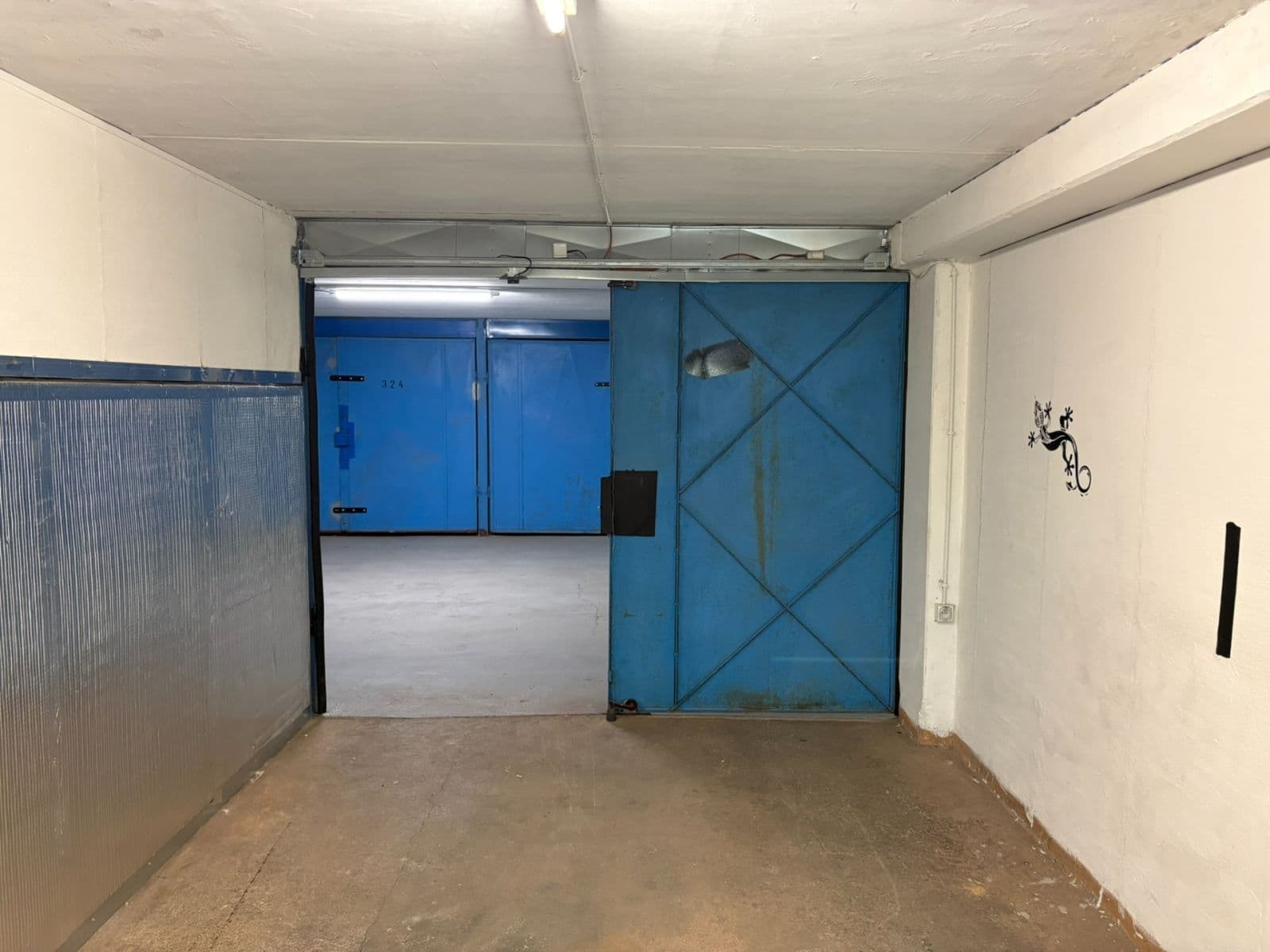 Pronájem garáže 18 m², Pavrovského, Praha, Praha Pronájem garáže 18 m², Pavrovského, Praha, Praha