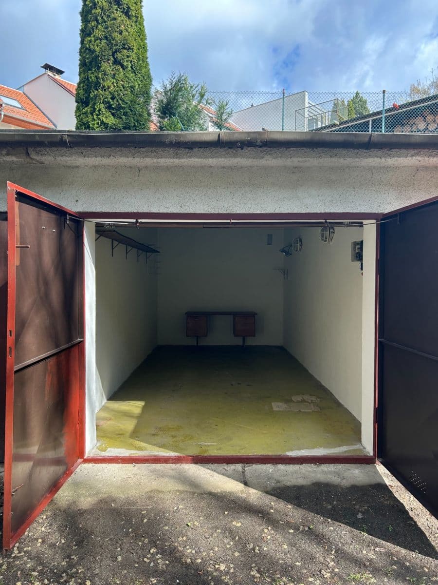 Pronájem garáže 20 m², Blansko, Jihomoravský kraj Pronájem garáže 20 m², Blansko, Jihomoravský kraj