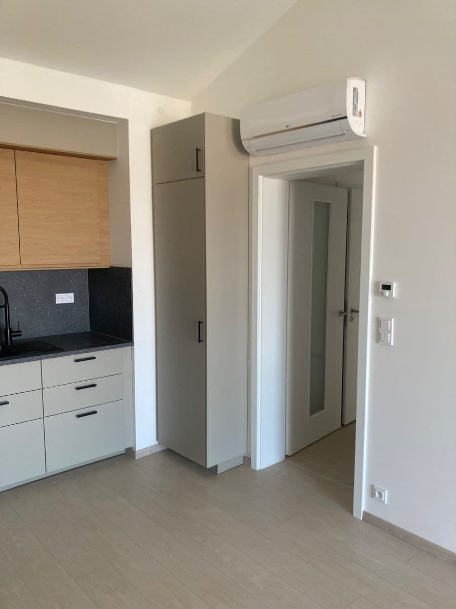 Pronájem bytu 3+kk 69 m², Cihlářská, Hostivice, Středočeský kraj Pronájem bytu 3+kk 69 m², Cihlářská, Hostivice, Středočeský kraj