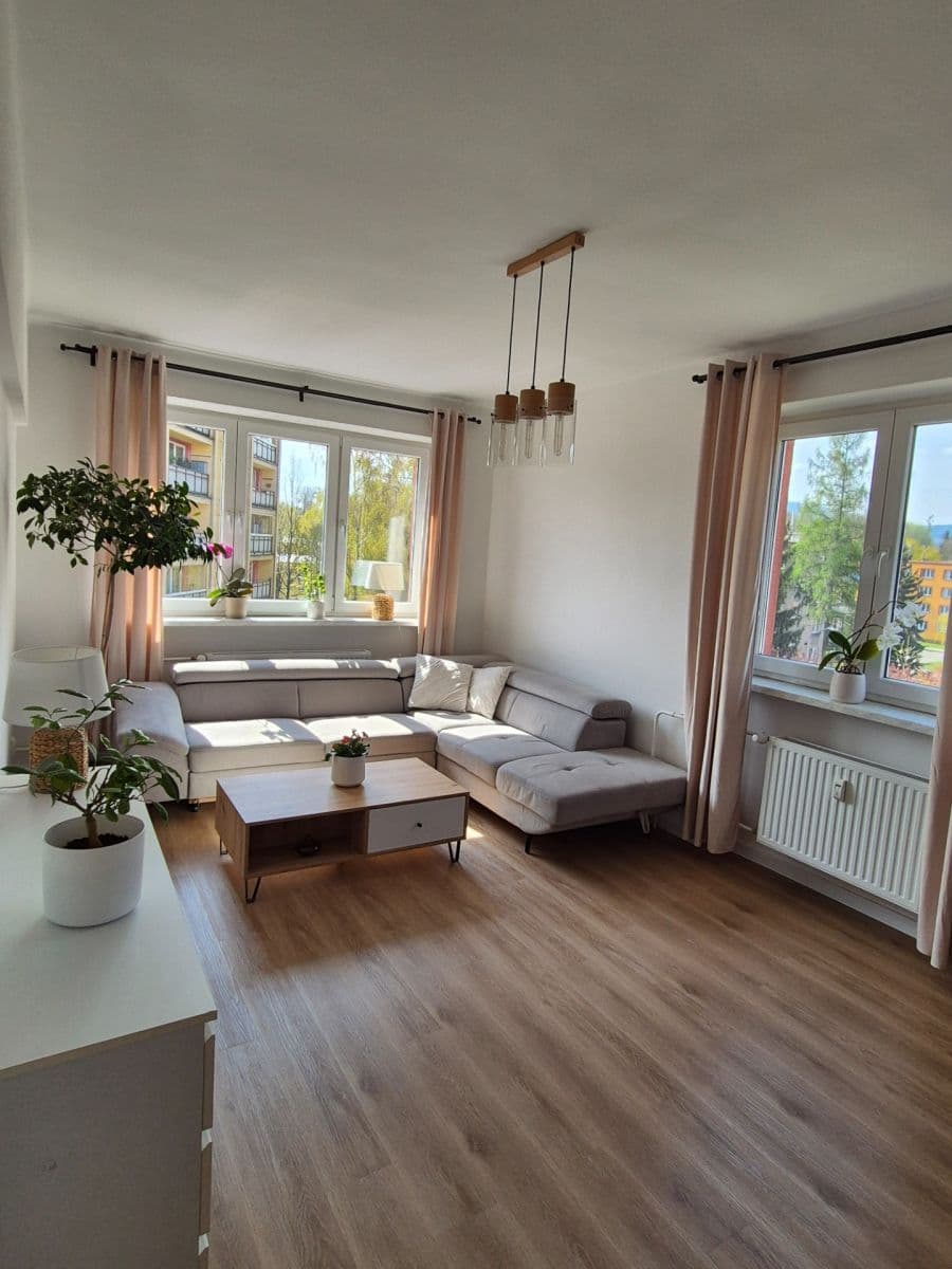 Prodej bytu 2+1 57 m², B. Němcové, Třinec, Moravskoslezský kraj Prodej bytu 2+1 57 m², B. Němcové, Třinec, Moravskoslezský kraj