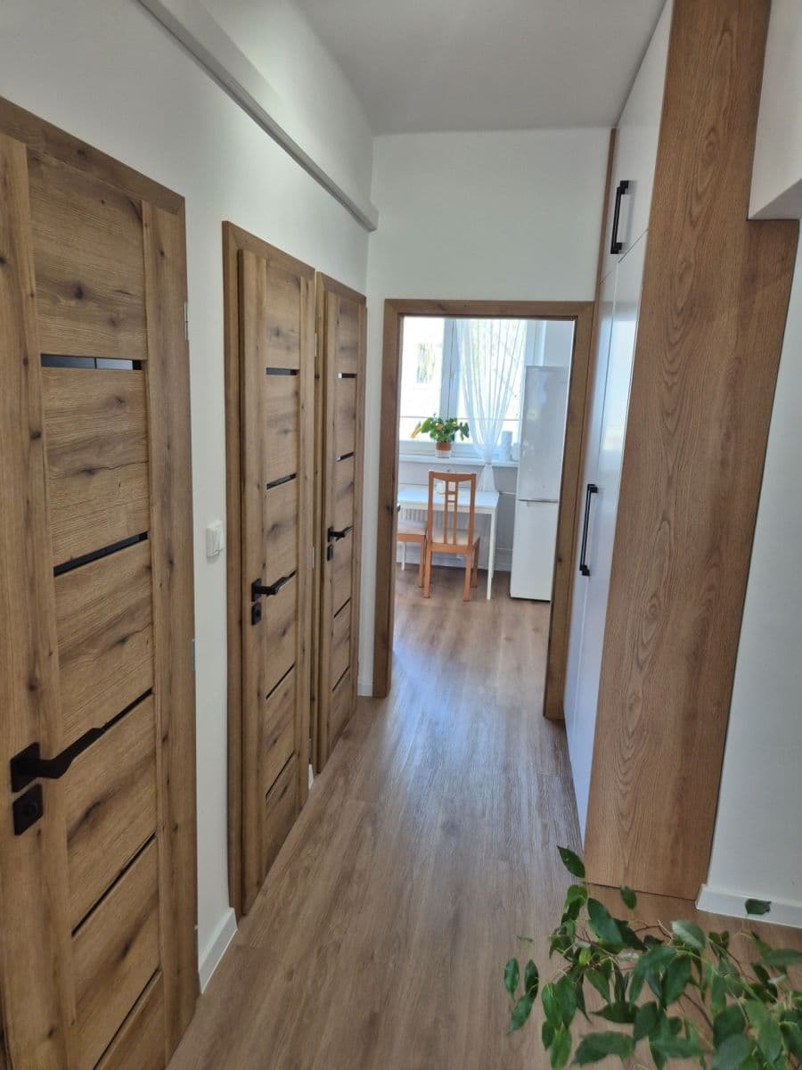 Prodej bytu 2+1 57 m², B. Němcové, Třinec, Moravskoslezský kraj Prodej bytu 2+1 57 m², B. Němcové, Třinec, Moravskoslezský kraj