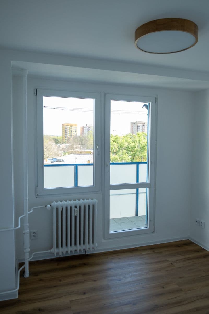 Pronájem bytu 2+kk 36 m², Gen. Hrušky, Ostrava, Moravskoslezský kraj Pronájem bytu 2+kk 36 m², Gen. Hrušky, Ostrava, Moravskoslezský kraj