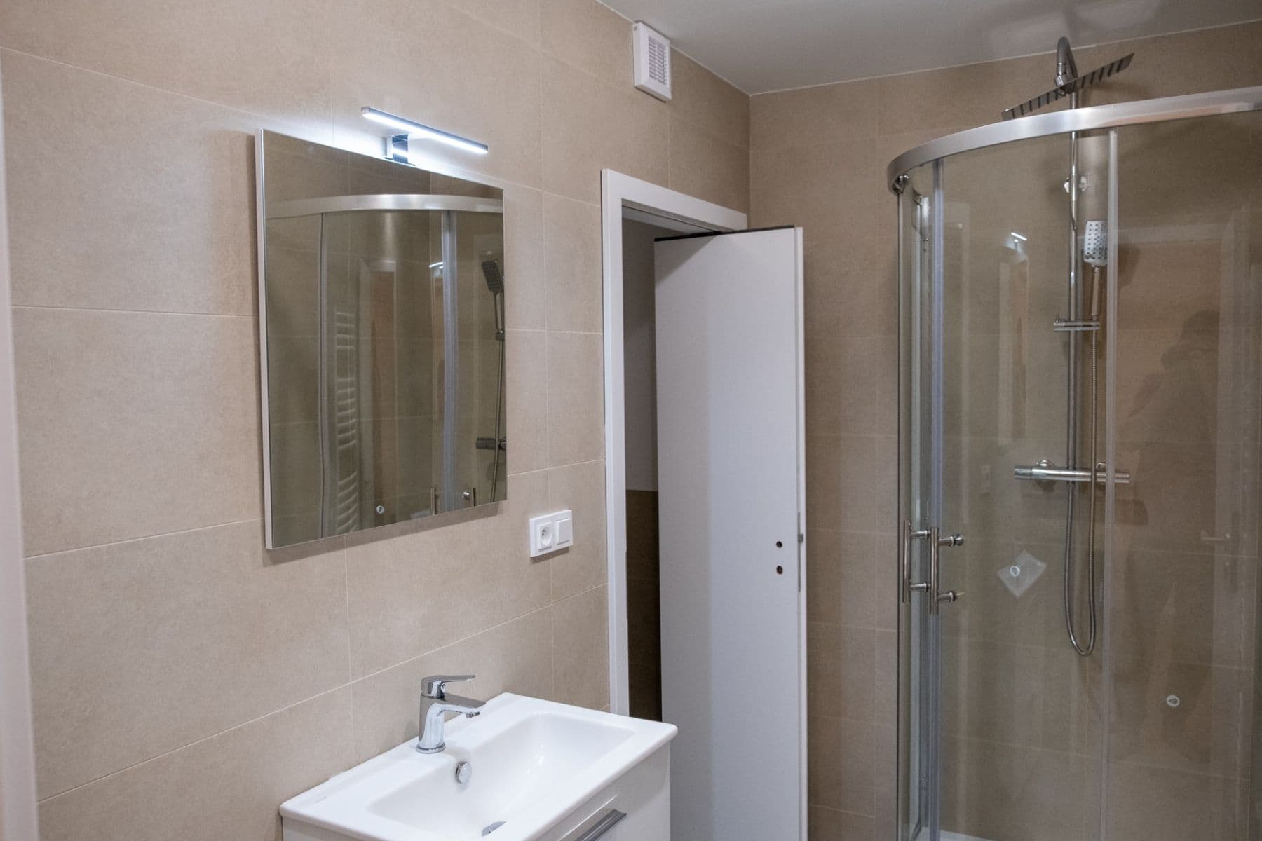 Pronájem bytu 2+kk 36 m², Gen. Hrušky, Ostrava, Moravskoslezský kraj Pronájem bytu 2+kk 36 m², Gen. Hrušky, Ostrava, Moravskoslezský kraj