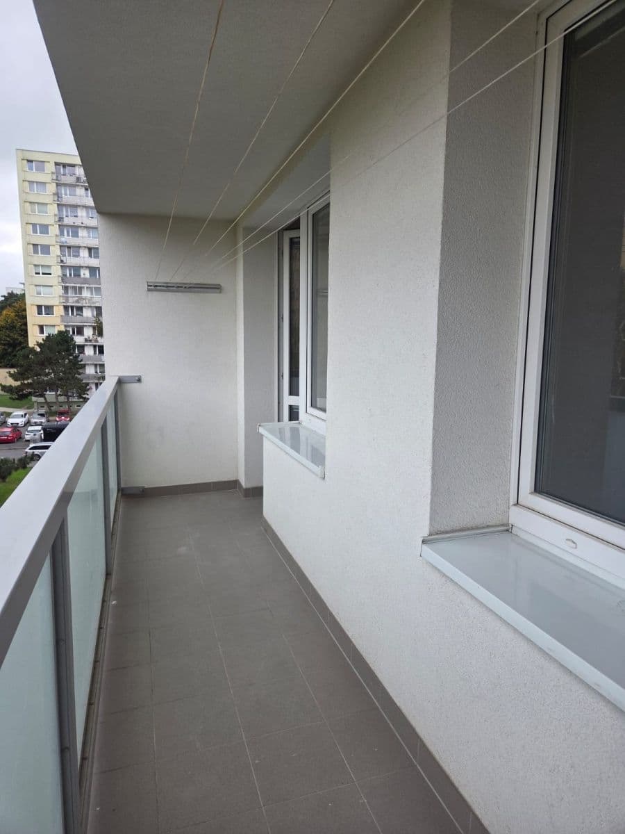 Pronájem bytu 2+kk 40 m², Jerevanská, Kladno, Středočeský kraj Pronájem bytu 2+kk 40 m², Jerevanská, Kladno, Středočeský kraj