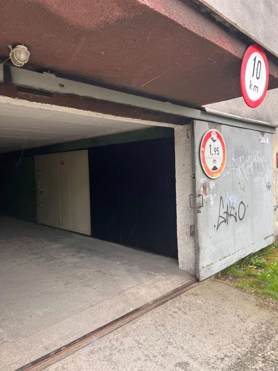 Pronájem garáže 16 m², Pavlovova, Ostrava, Moravskoslezský kraj Pronájem garáže 16 m², Pavlovova, Ostrava, Moravskoslezský kraj