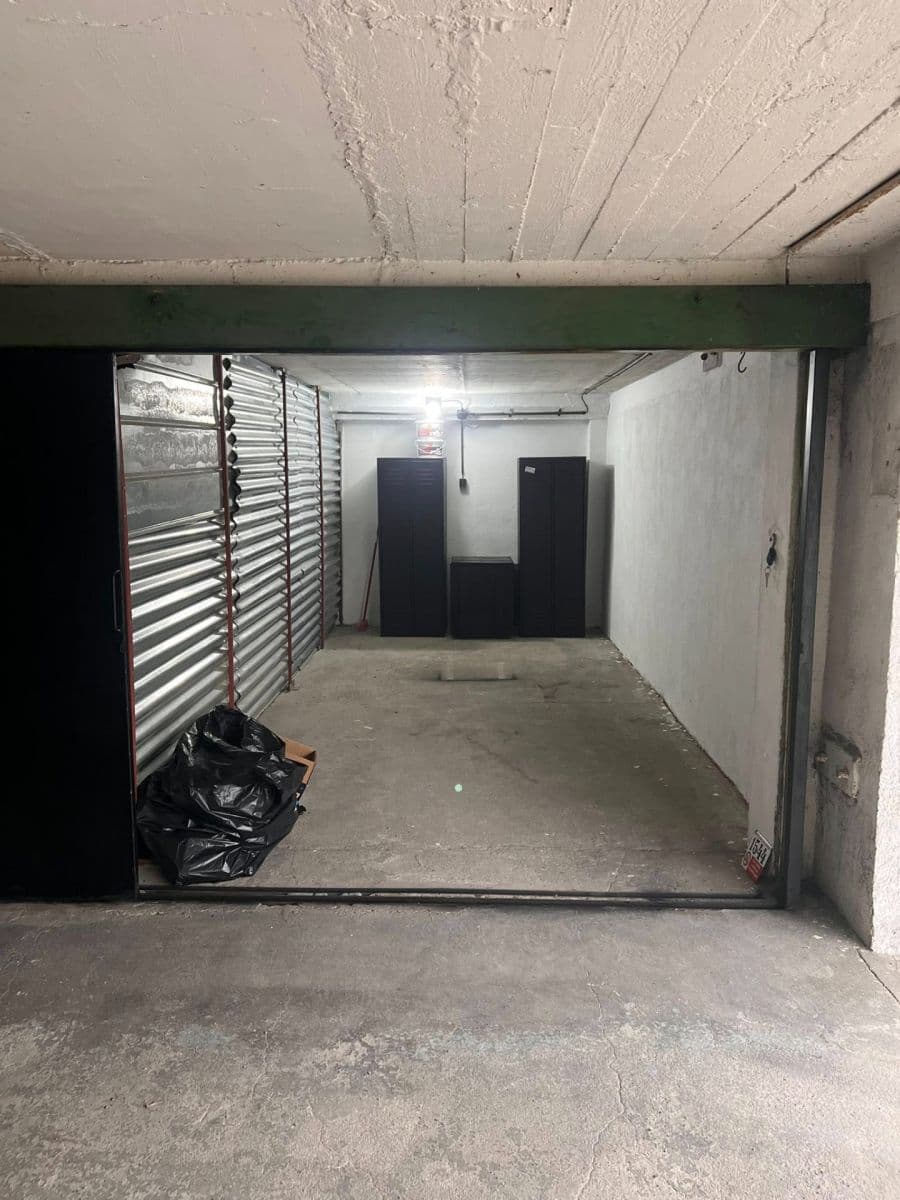 Pronájem garáže 16 m², Pavlovova, Ostrava, Moravskoslezský kraj Pronájem garáže 16 m², Pavlovova, Ostrava, Moravskoslezský kraj