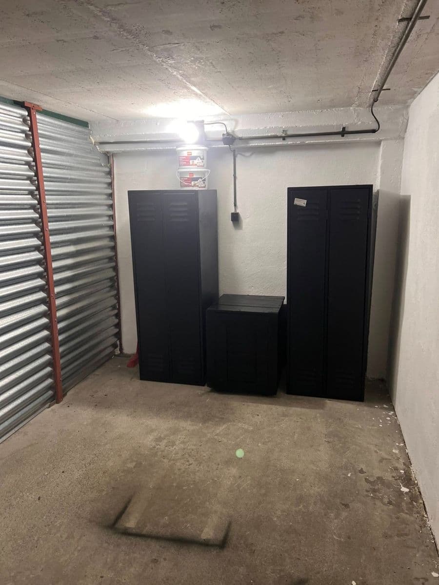 Pronájem garáže 16 m², Pavlovova, Ostrava, Moravskoslezský kraj Pronájem garáže 16 m², Pavlovova, Ostrava, Moravskoslezský kraj