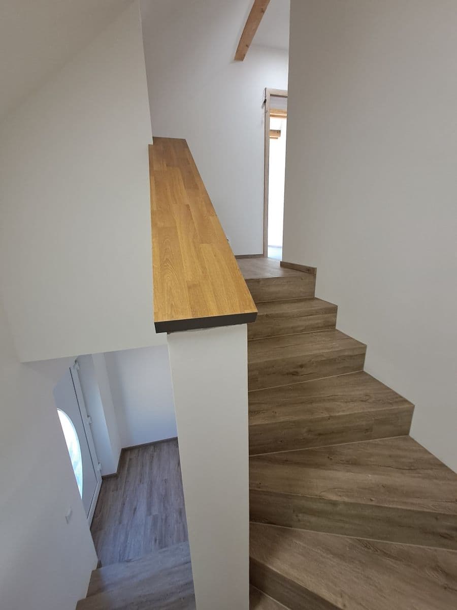 Pronájem domu 110 m², pozemek 720 m², Mnichovice, Středočeský kraj Pronájem domu 110 m², pozemek 720 m², Mnichovice, Středočeský kraj