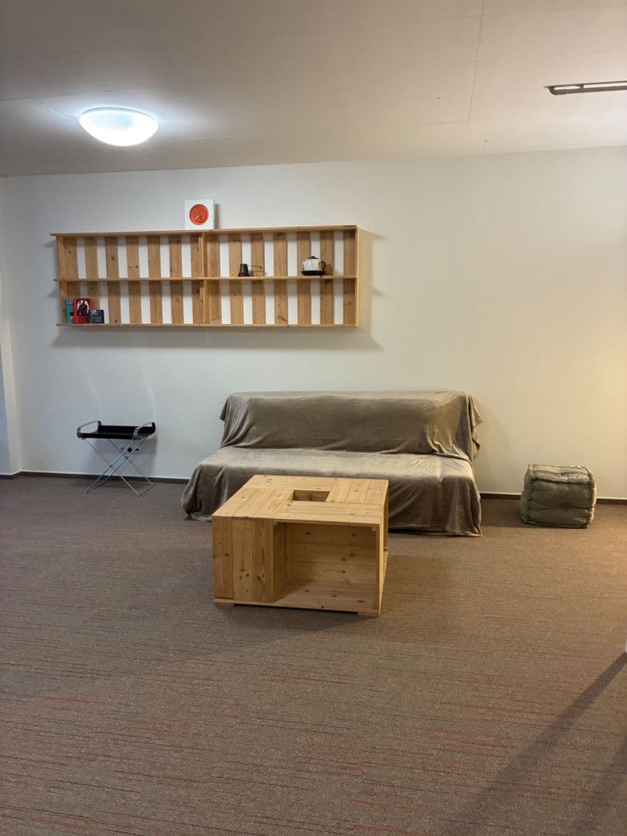 Pronájem bytu 1+kk 92 m², Pod Dvorem, Praha, Praha Pronájem bytu 1+kk 92 m², Pod Dvorem, Praha, Praha