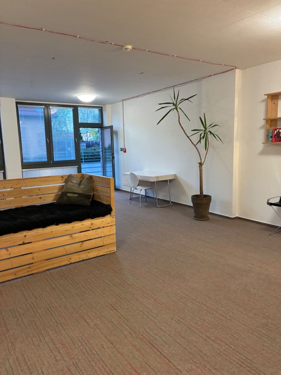 Pronájem bytu 1+kk 92 m², Pod Dvorem, Praha, Praha Pronájem bytu 1+kk 92 m², Pod Dvorem, Praha, Praha