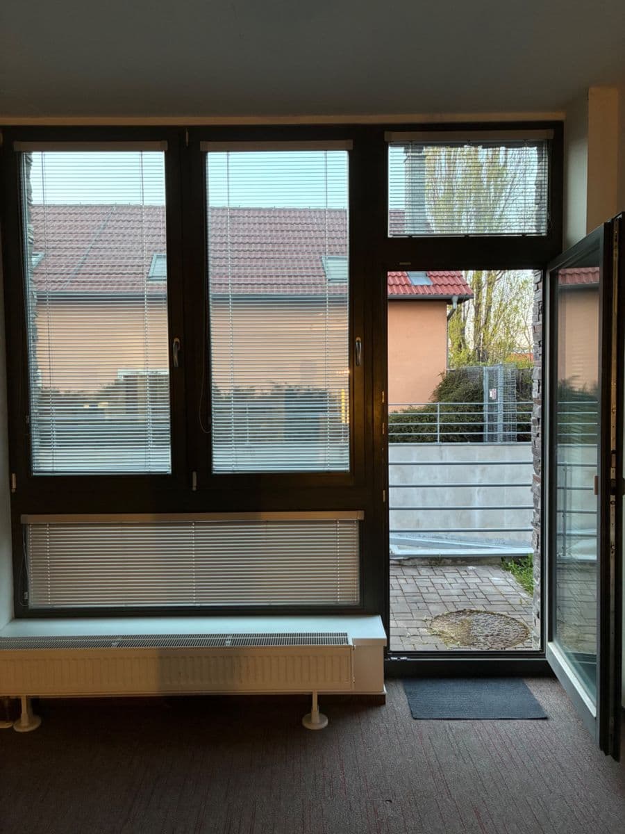 Pronájem bytu 1+kk 92 m², Pod Dvorem, Praha, Praha Pronájem bytu 1+kk 92 m², Pod Dvorem, Praha, Praha