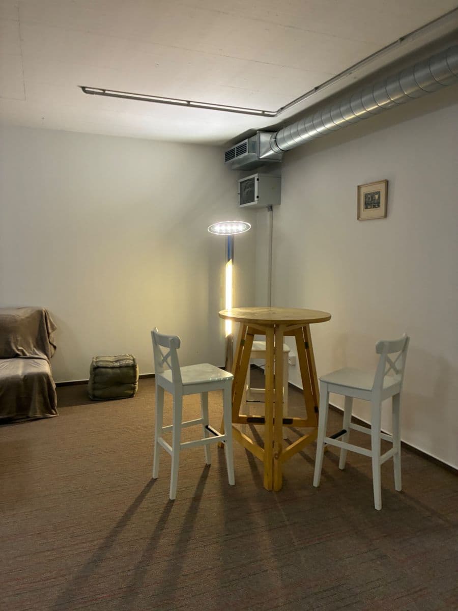 Pronájem bytu 1+kk 92 m², Pod Dvorem, Praha, Praha Pronájem bytu 1+kk 92 m², Pod Dvorem, Praha, Praha