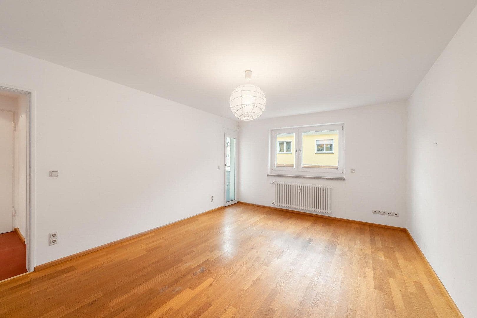 Pronájem bytu 2+1 58 m², Lenzfriederstrasse, München, Bavorsko Pronájem bytu 2+1 58 m², Lenzfriederstrasse, München, Bavorsko