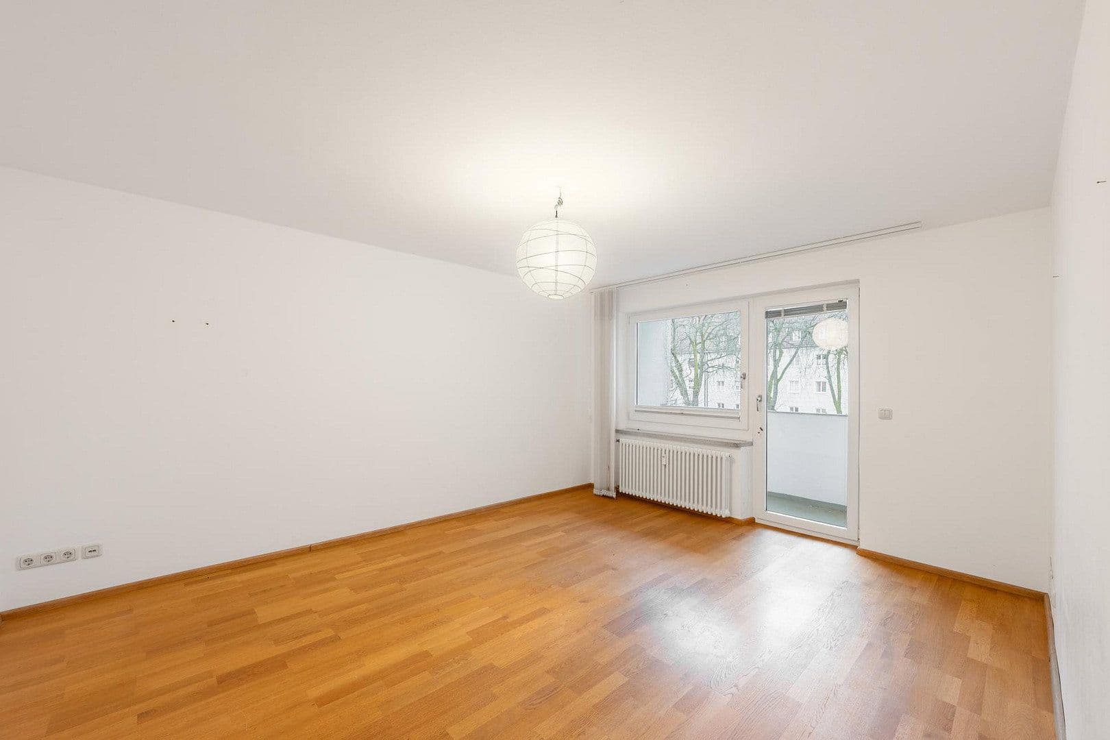 Pronájem bytu 2+1 58 m², Lenzfriederstrasse, München, Bavorsko Pronájem bytu 2+1 58 m², Lenzfriederstrasse, München, Bavorsko