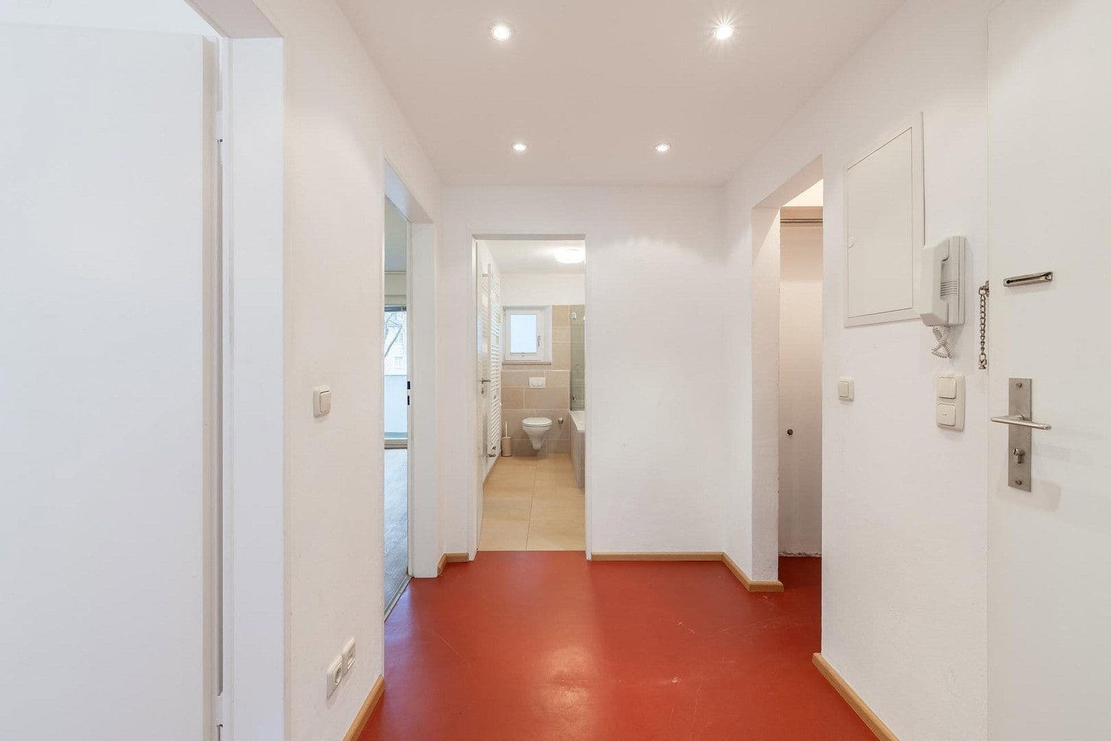 Pronájem bytu 2+1 58 m², Lenzfriederstrasse, München, Bavorsko Pronájem bytu 2+1 58 m², Lenzfriederstrasse, München, Bavorsko