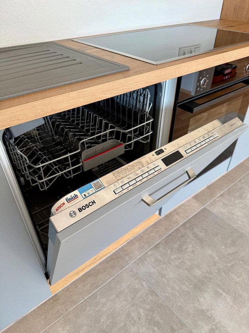 Pronájem bytu 2+1 60 m², Hauptstraße 4, Singen (Hohentwiel), Bádensko-Württembersko Pronájem bytu 2+1 60 m², Hauptstraße 4, Singen (Hohentwiel), Bádensko-Württembersko