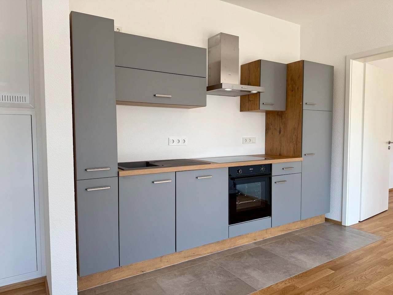 Pronájem bytu 2+1 60 m², Hauptstraße 4, Singen (Hohentwiel), Bádensko-Württembersko Pronájem bytu 2+1 60 m², Hauptstraße 4, Singen (Hohentwiel), Bádensko-Württembersko