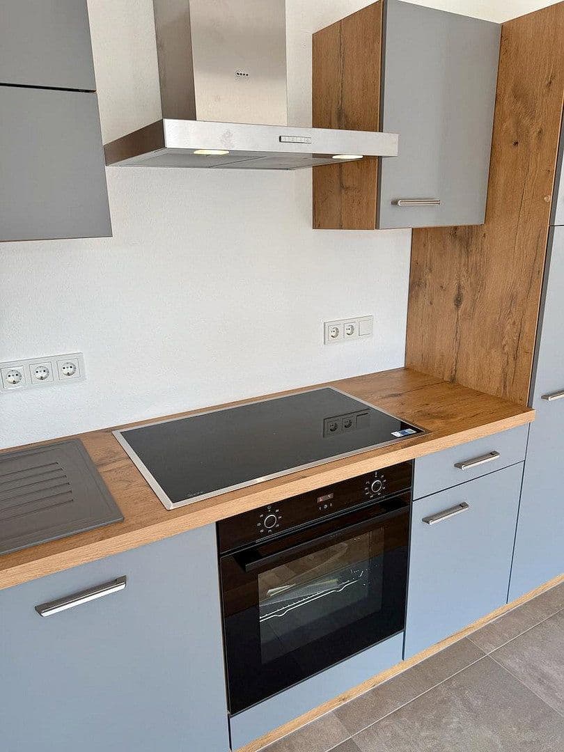 Pronájem bytu 2+1 60 m², Hauptstraße 4, Singen (Hohentwiel), Bádensko-Württembersko Pronájem bytu 2+1 60 m², Hauptstraße 4, Singen (Hohentwiel), Bádensko-Württembersko