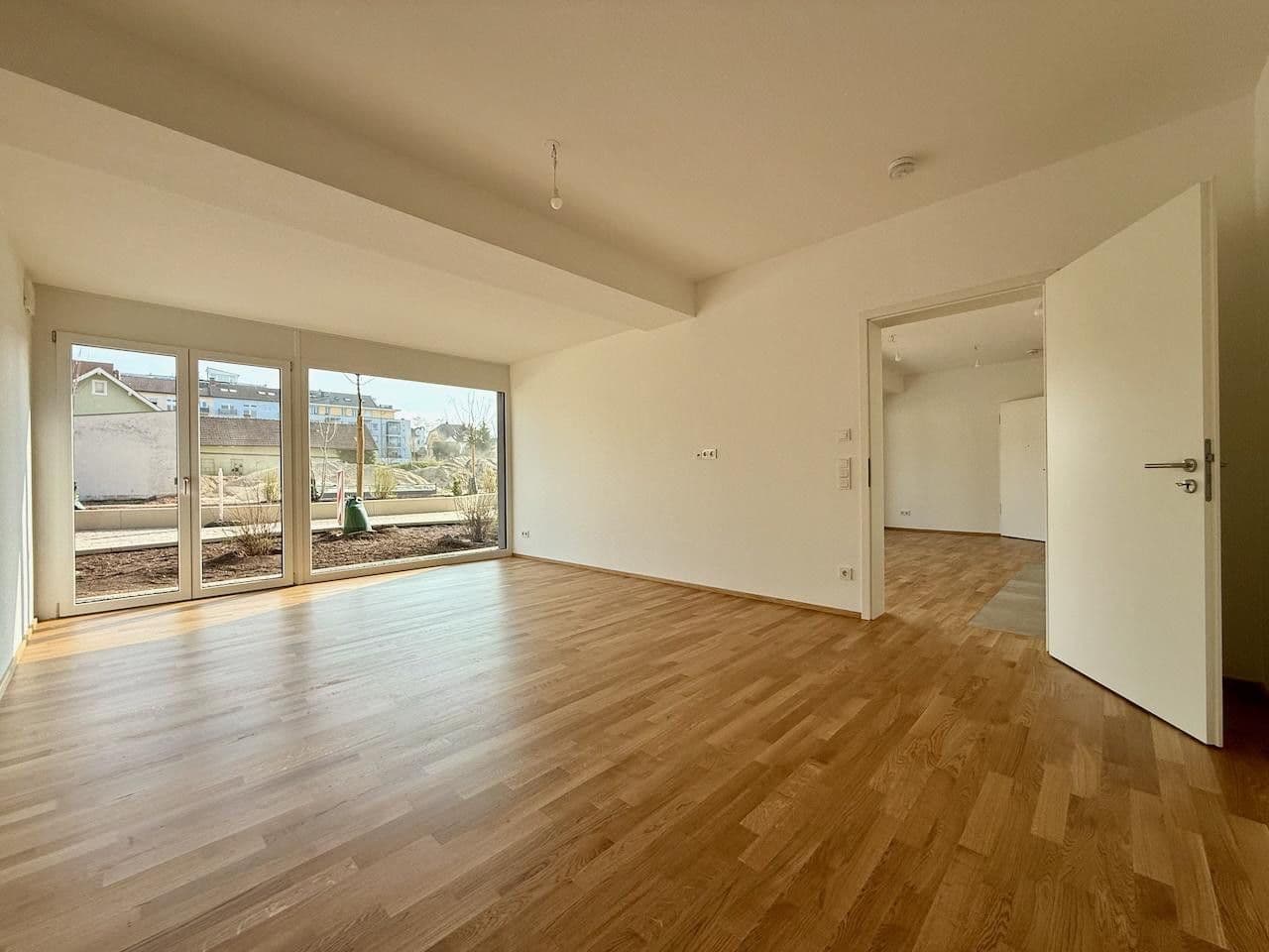 Pronájem bytu 2+1 60 m², Hauptstraße 4, Singen (Hohentwiel), Bádensko-Württembersko Pronájem bytu 2+1 60 m², Hauptstraße 4, Singen (Hohentwiel), Bádensko-Württembersko