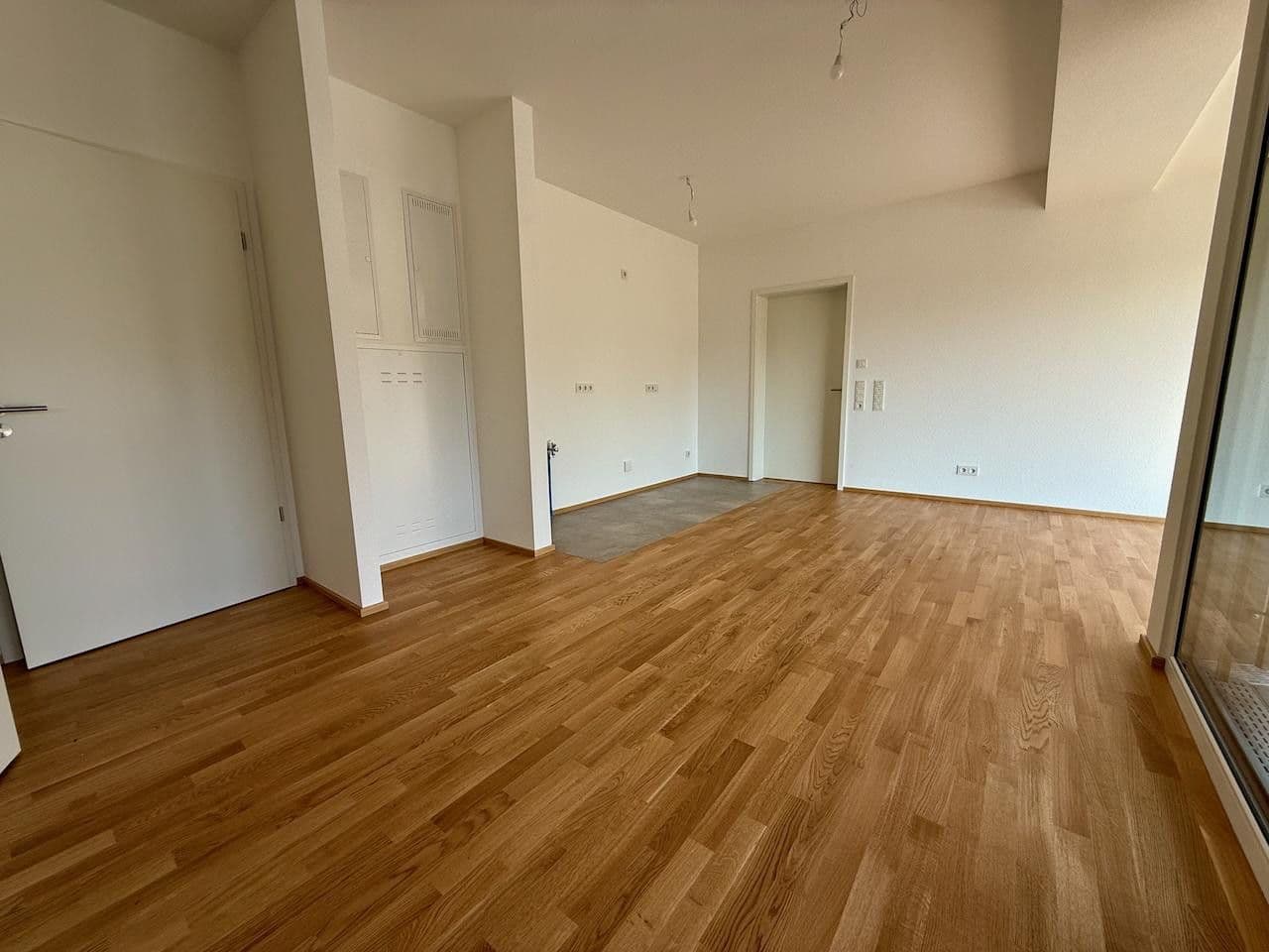 Pronájem bytu 2+1 60 m², Hauptstraße 4, Singen (Hohentwiel), Bádensko-Württembersko Pronájem bytu 2+1 60 m², Hauptstraße 4, Singen (Hohentwiel), Bádensko-Württembersko